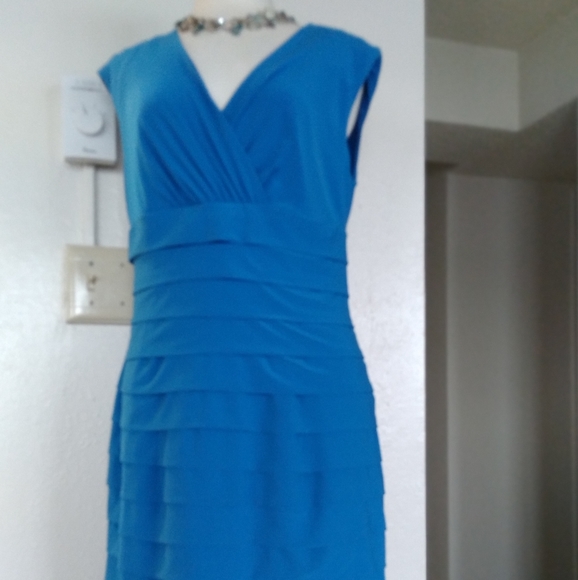 Blue Ruched  Pleated Sleeveless Dress - Picture 6 of 16